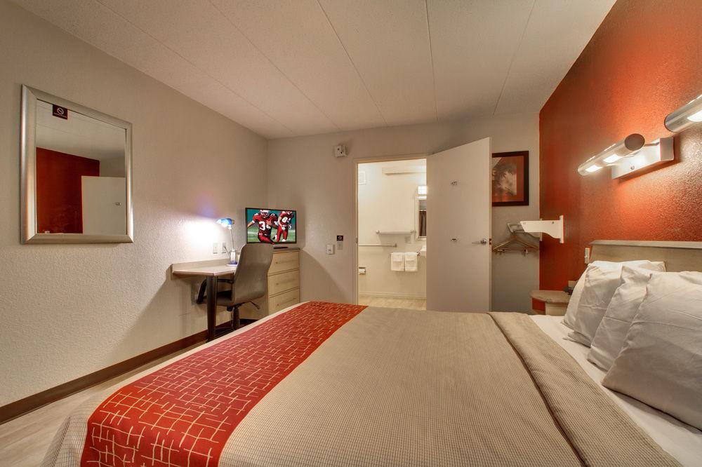 Red Roof Inn St Louis - Westport - Maryland Heights Ascalon Bagian luar foto