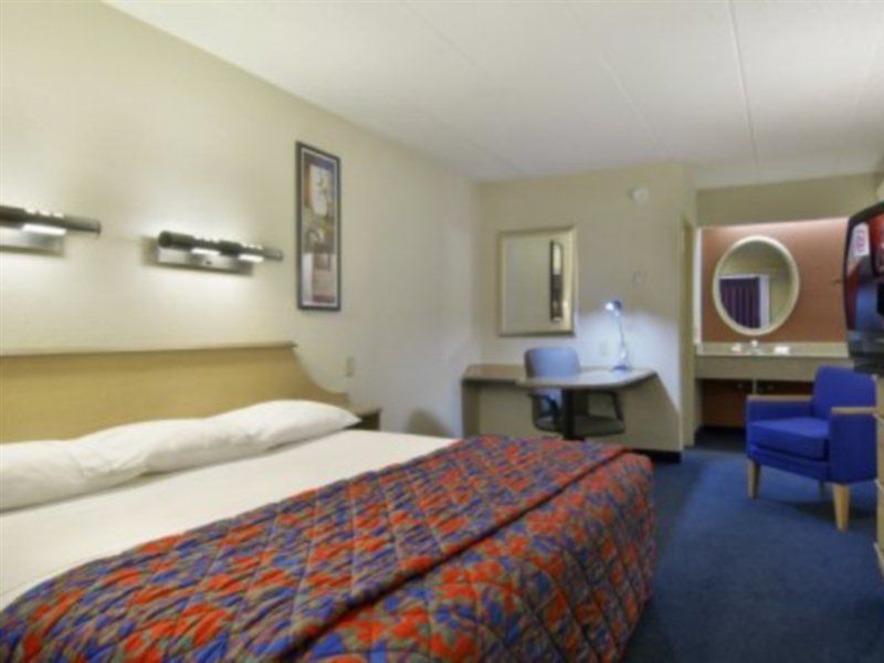 Red Roof Inn St Louis - Westport - Maryland Heights Ascalon Bagian luar foto