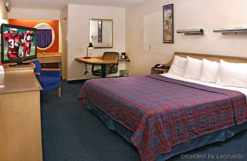 Red Roof Inn St Louis - Westport - Maryland Heights Ascalon Bagian luar foto