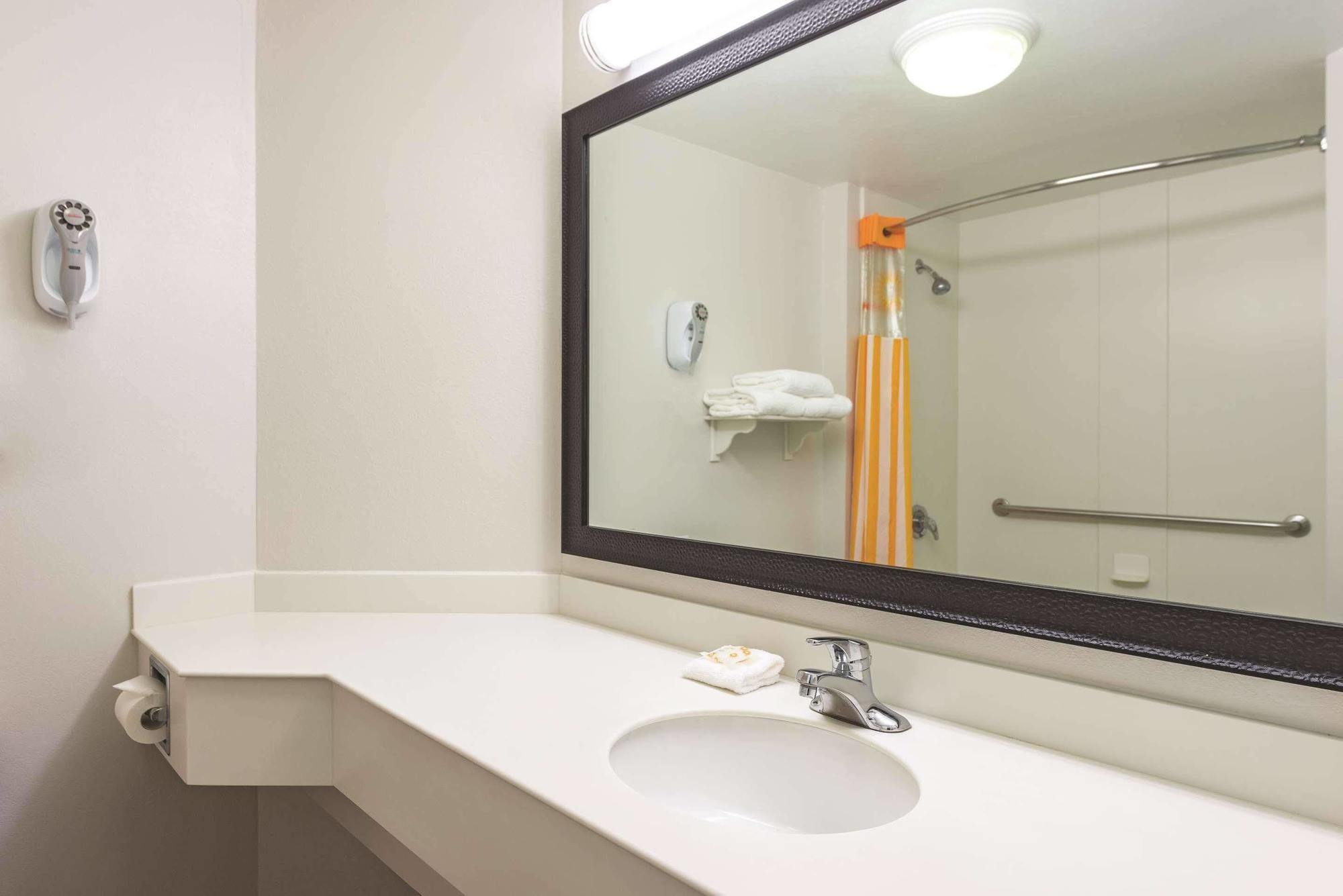 Red Roof Inn St Louis - Westport - Maryland Heights Ascalon Bagian luar foto